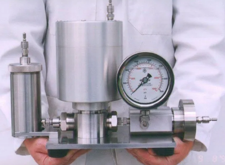 HIGH PRESSURE HOMOGENIZER